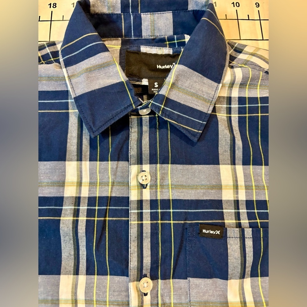 Hurley‎ Men’s Size Small Blue/Yellow Plaid  Button Down Shirt